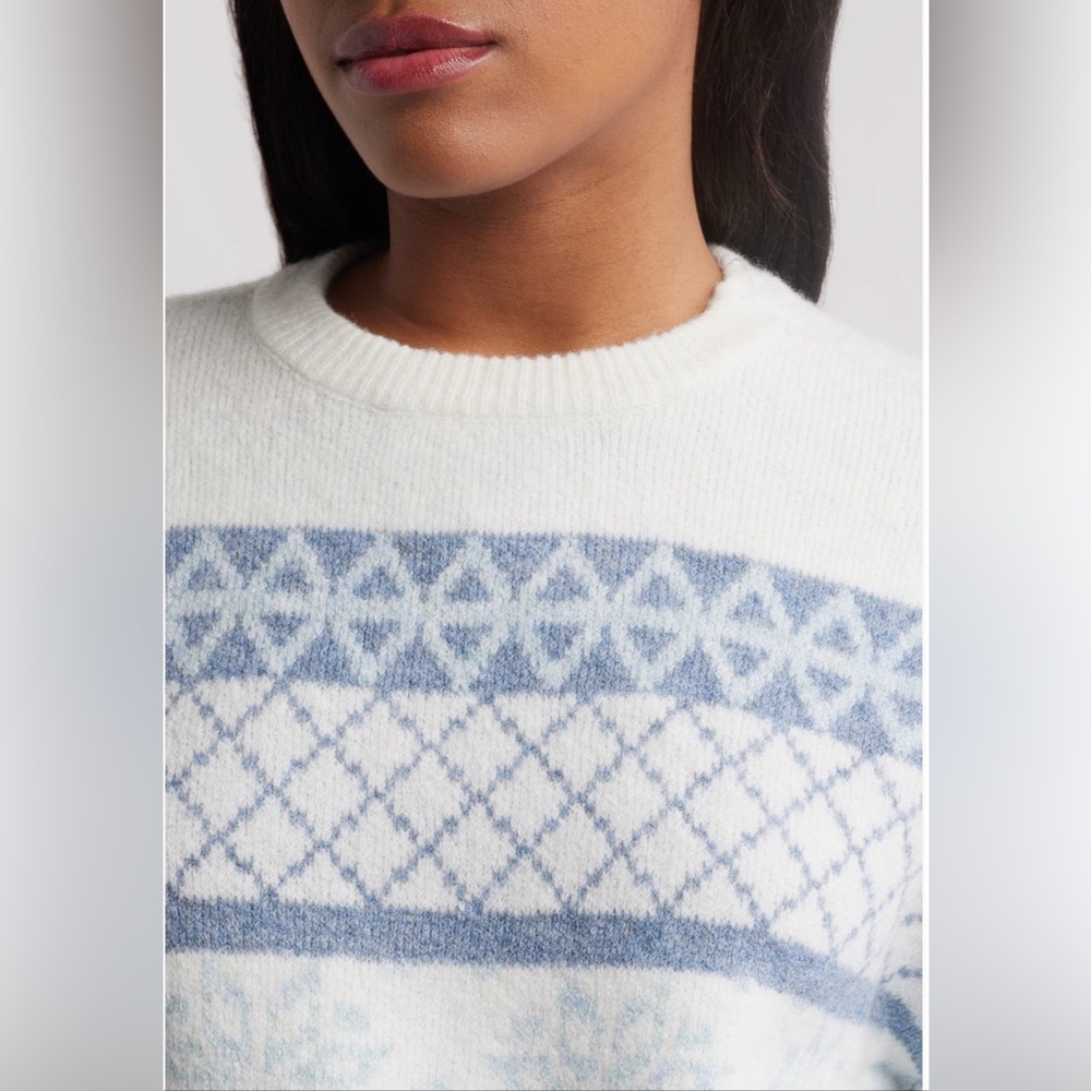 New! Pacsun Women's White and Blue Patterned Winter Sweater Cropped Medium - Picture 5 of 15